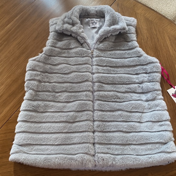 KATYDID FUZZY VEST - Picture 5 of 11